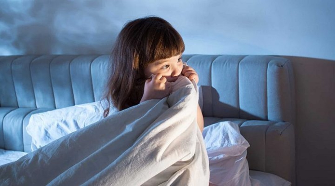 Surmonter les peurs de votre enfant au moment du coucher