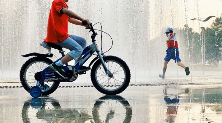 Apprendre à son enfant à faire du vélo